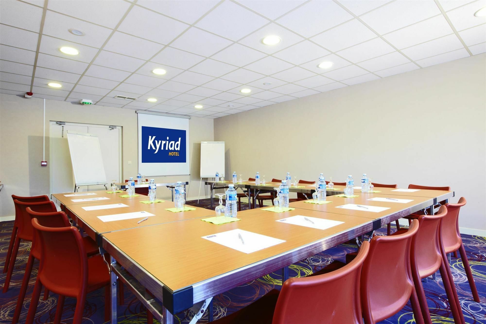 Kyriad Lyon Est - Saint Bonnet De Mure Luaran gambar